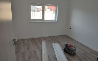 Sacalaz, 1/2 Duplex pe Etaj, 4 Camere,2 Bai,Terasa Acoperita - Poză 14
