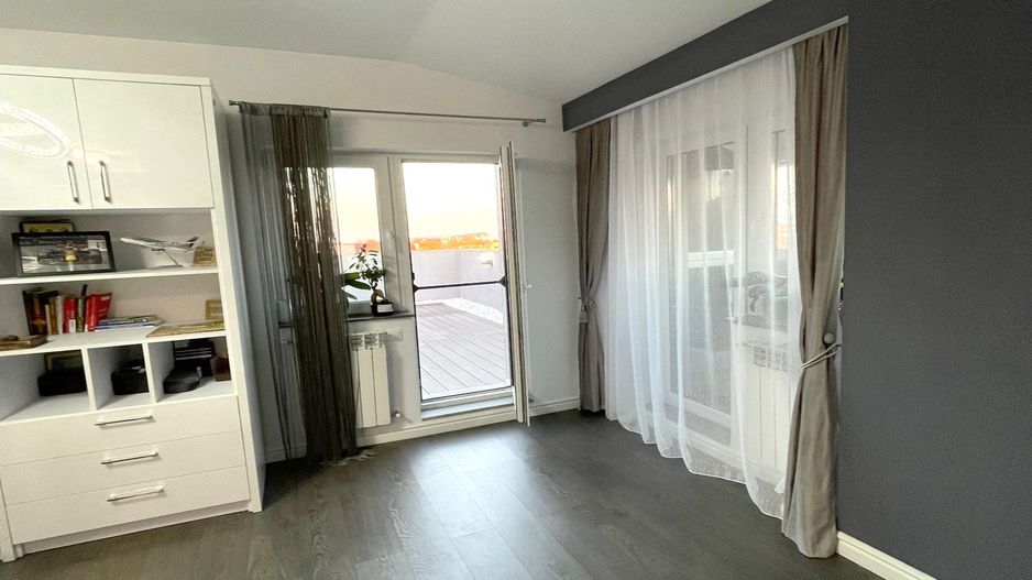 Apartament modern- 2 camere- terasa 45 mp - Poză 2