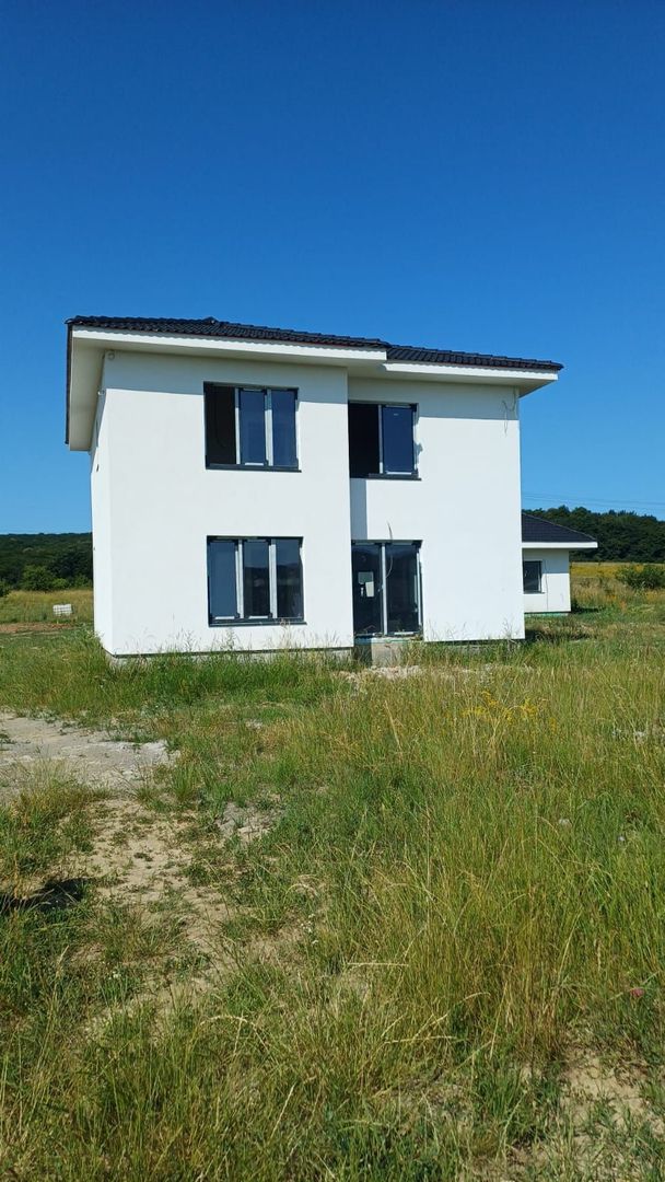 Casă individuală - Corunca-1200 mp teren - Poză 1