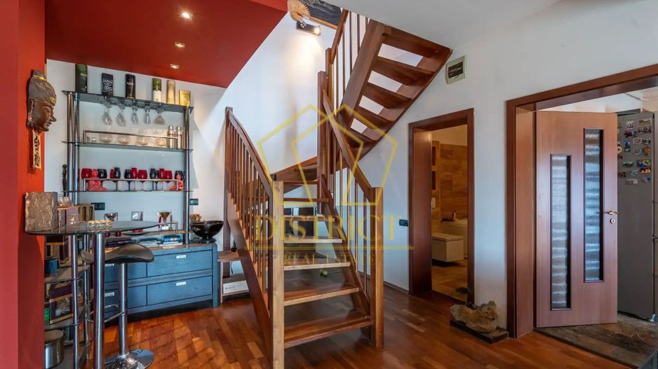 0% COM Apartament cu 3 camere, scara interioara, semineu | Favorit - Poză 5