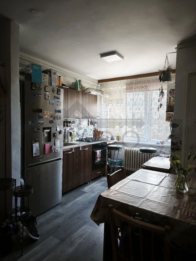vând apartament cu 3 camere in Tudor zona Fortuna - Poză 3