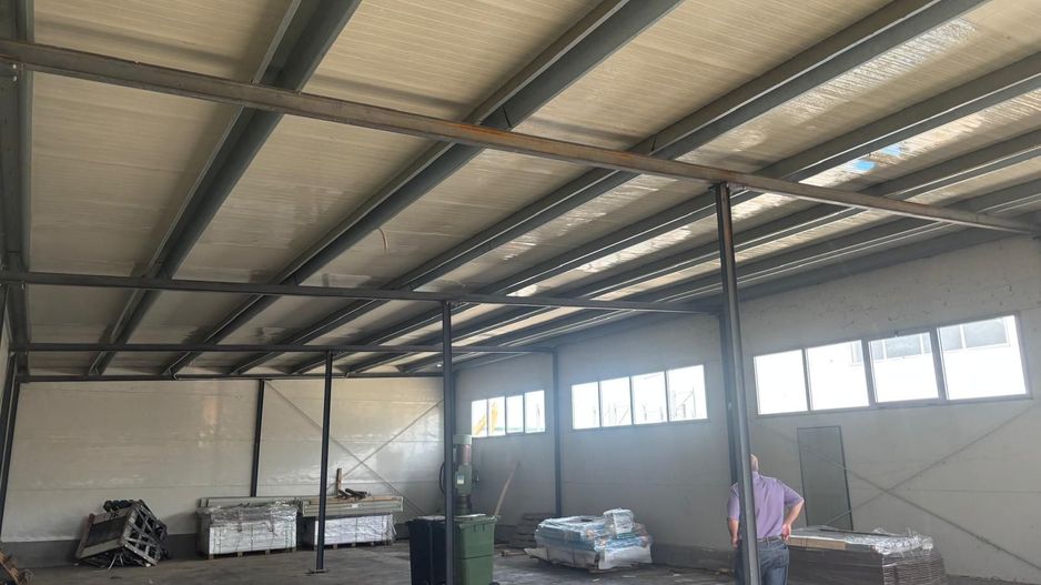 Depozit cu showroom de inchiriat de 1600 mp - Poză 18