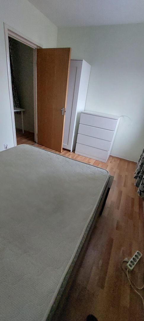 Apartament 2 camere complet utilat, etaj 6/10, metrou 1 Decembrie - Poză 4
