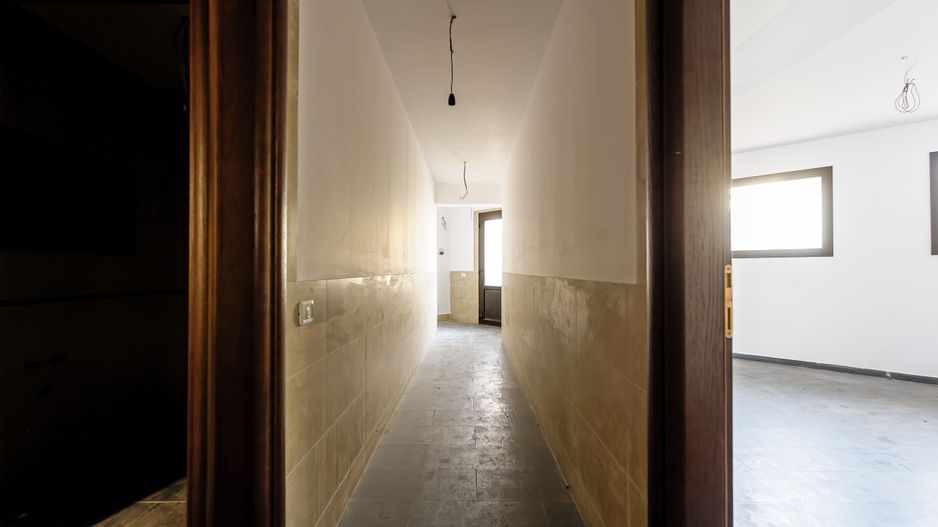 Clădire comercială în zona Grădiște. - Poză 11