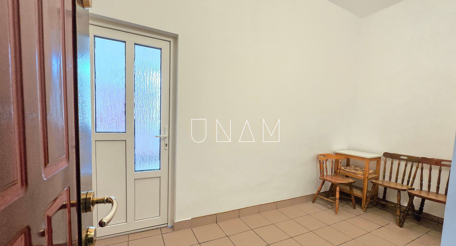 Birou renovat | Blocul 800 | ideal cabinet sau servicii - Poză 5