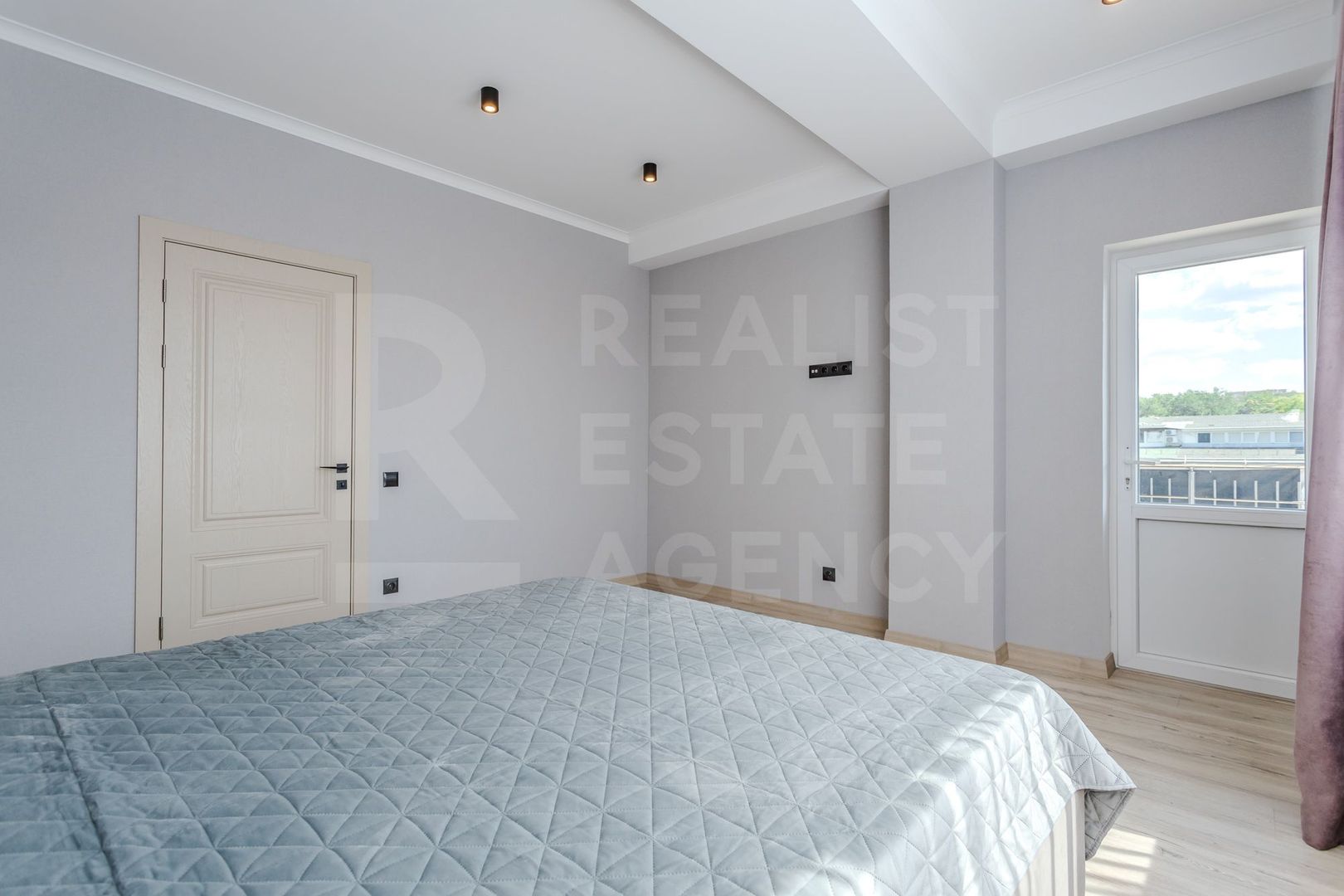 Vânzare, apartament, 2 camere + living, strada Nicola - Poză 5