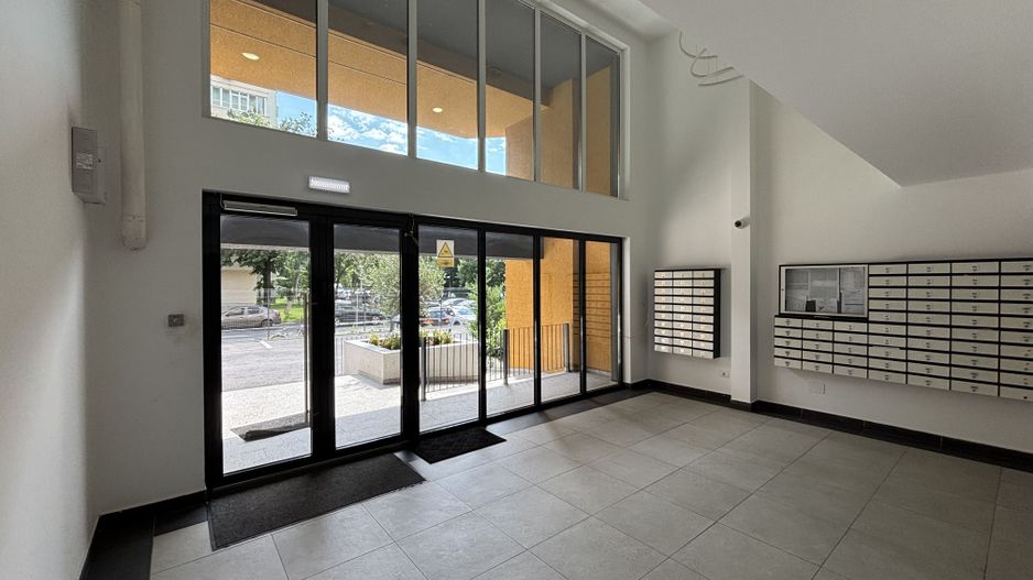 Apartament 3 Camere Decomandat | Terasă 23 mp cu Vedere la Lac + Parcare - Poză 19