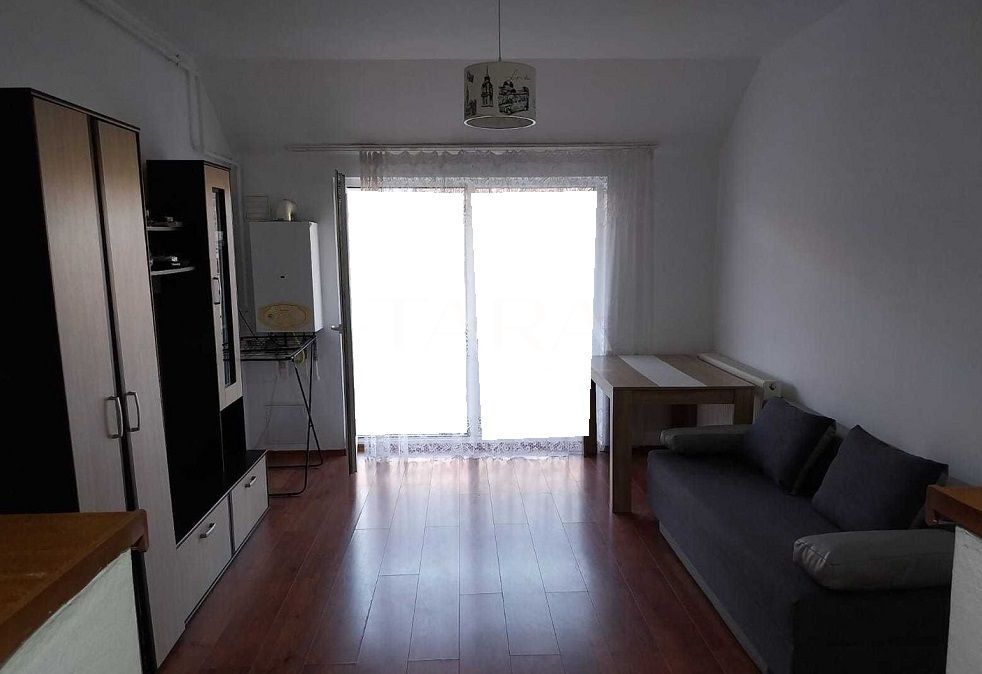 Apartament decomandat – etaj 2, compartimentare practică. - Poză 1