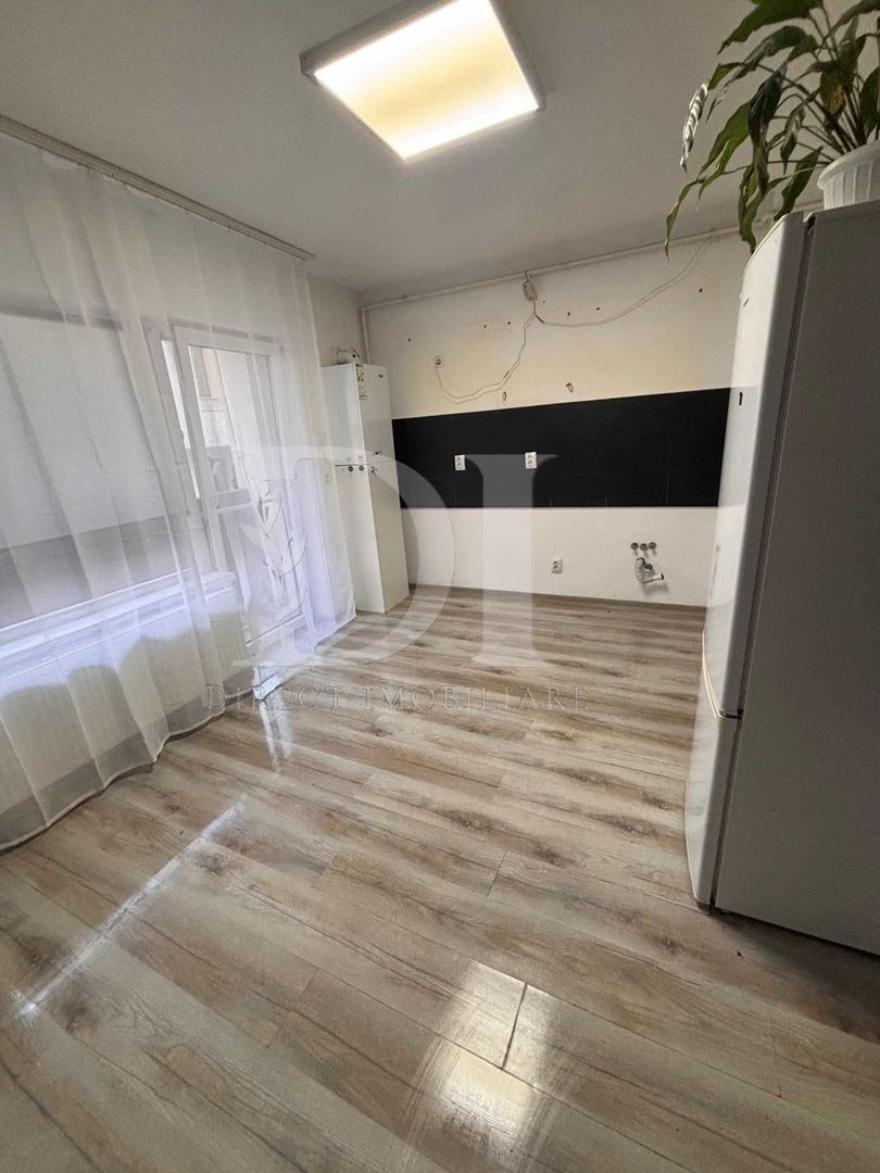 Apartament 3 camere cu curte proprie-Zona Terra Floresti - Poză 3