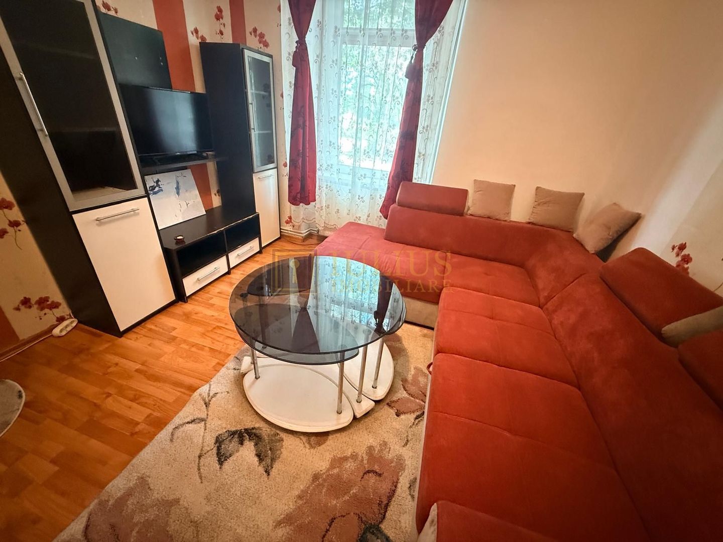 2 camere| Iosefin-vis a vis de Bega |zona superba| loc de parcare| curte comuna| - Poză 8