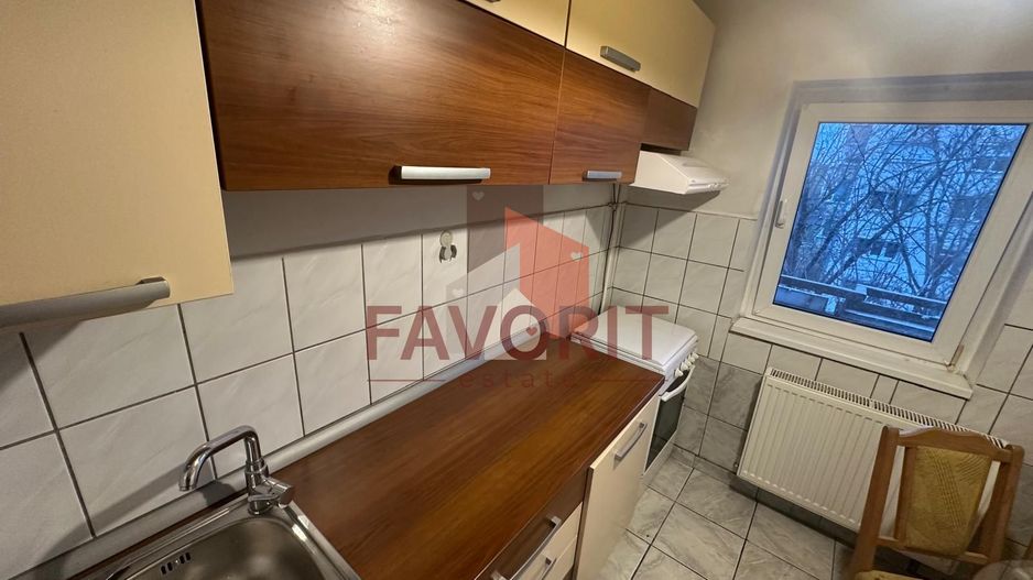 3 camere | zona excelenta | izolat interior | etaj intermediar | - Poză 7