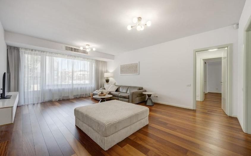 Spacious 3 room apartment | Aviatorilor-Arcul de Triumf | Parking | 3 baths - Poză 2