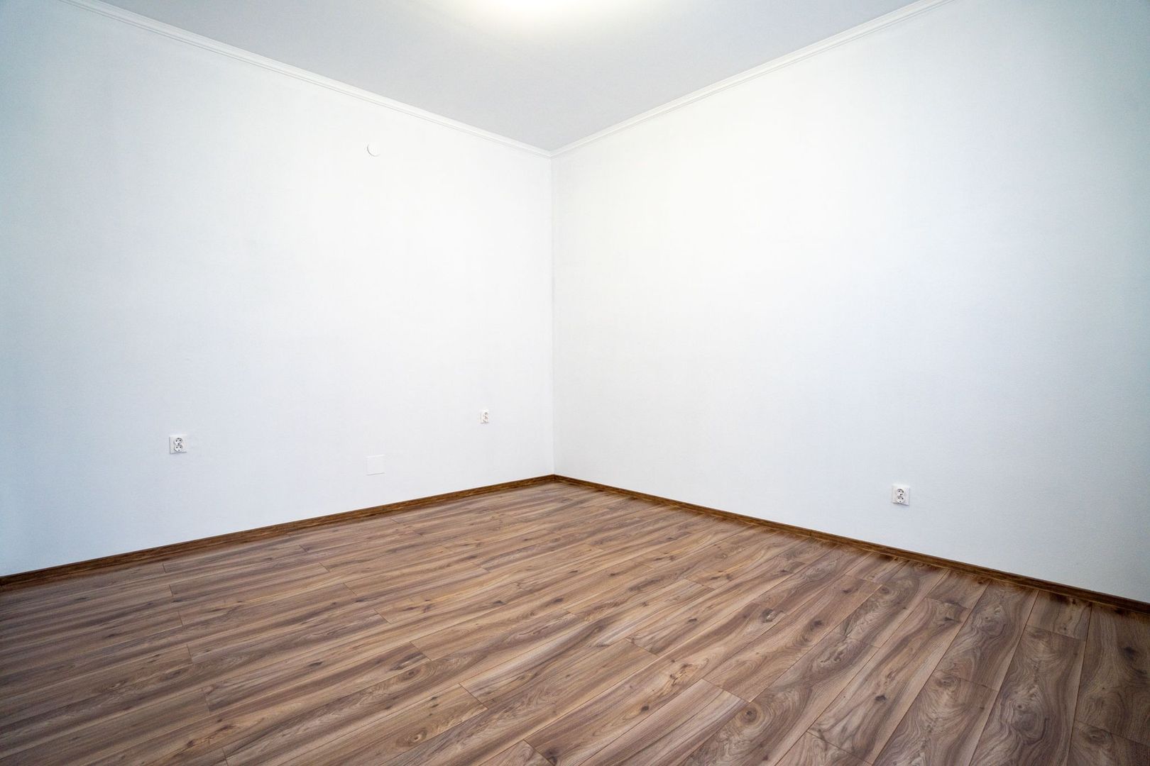 Apartament cu 2 camere, casă la curte comună – Central, Oradea - Poză 12