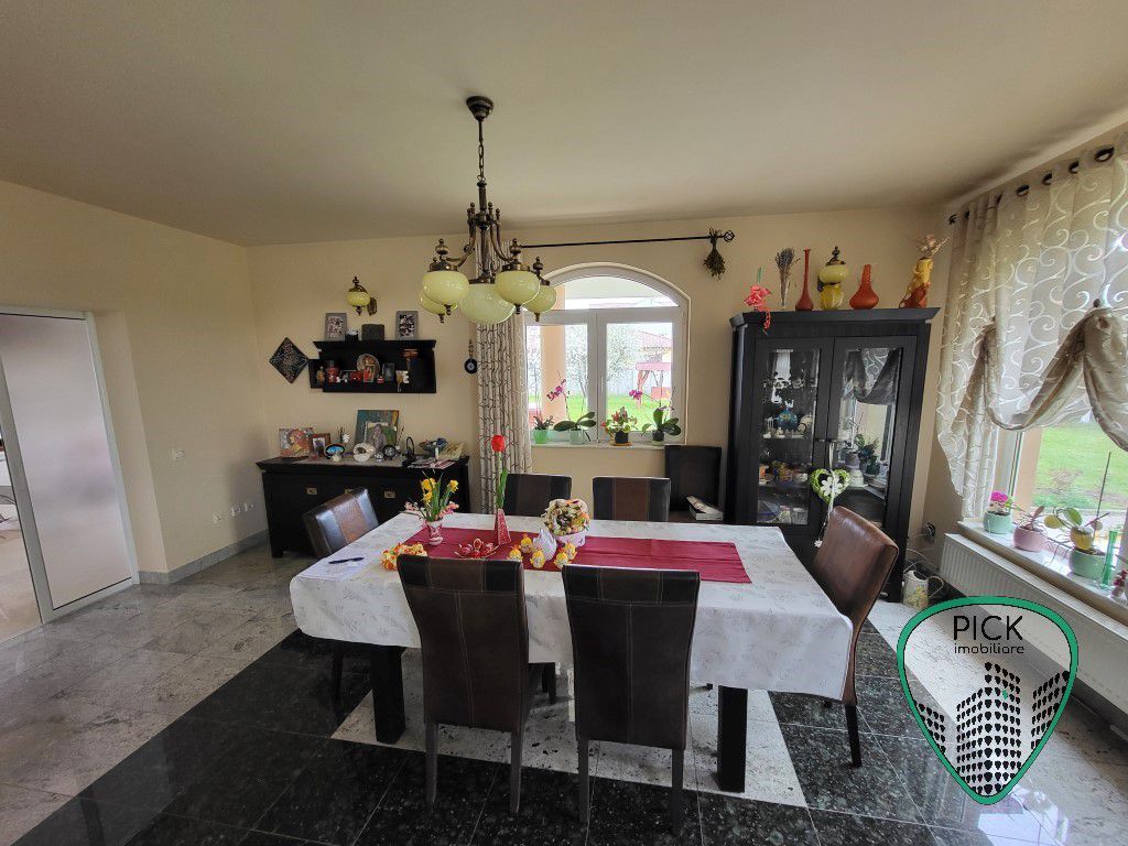 P 1097 - Casă cu 7 camere în jud. Mureș, Sângeaorgiu de Mureș - Poză 4