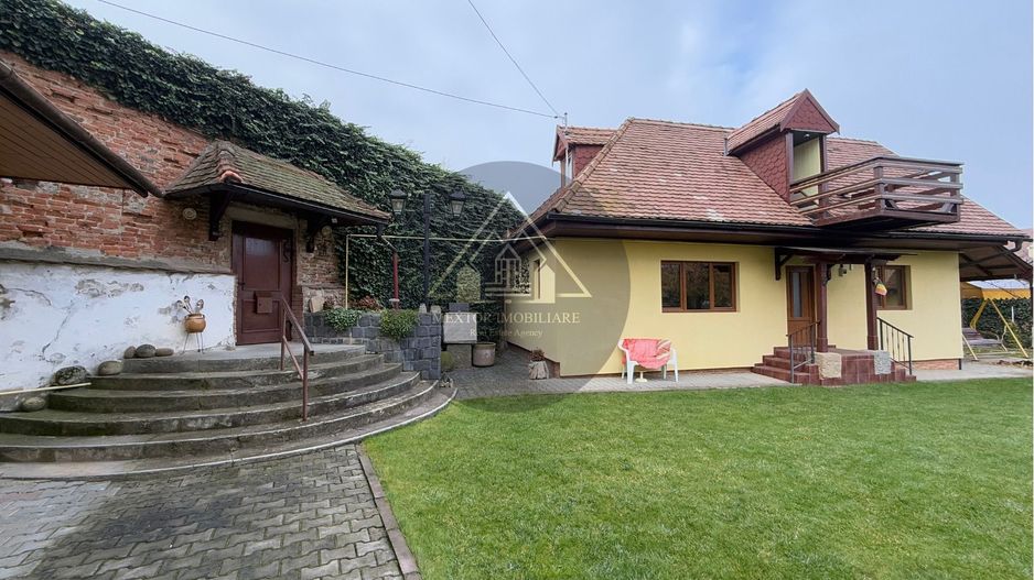 Casă nou construită în Centrul vechi Medias - Poză 15