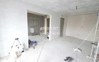 Apartament cu 3 camere, etaj 2, in renovare, zona TRAIAN; - Poză 1