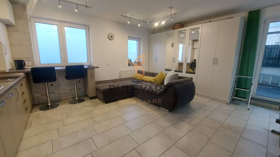 Apartament cu terasa de 16mp + 2 parcari subterane! - Poză 2