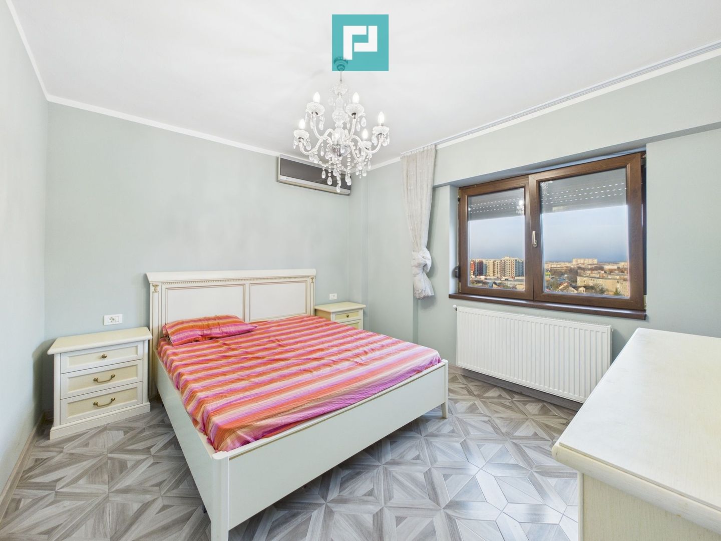 Apartament de închiriat cu 3 camere la Intim - Poză 4