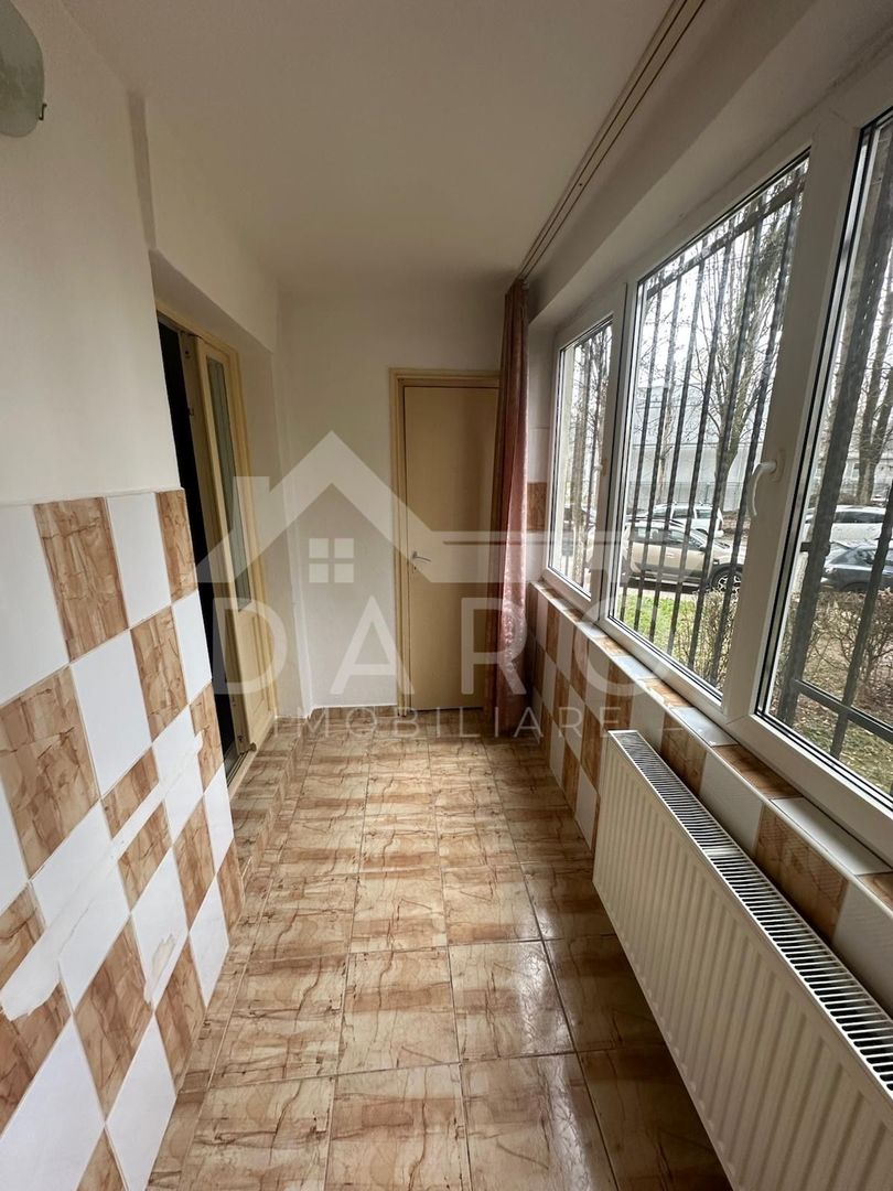 🏠 Ocazie! Apartament 2 camere cu balcon închis - Poză 4