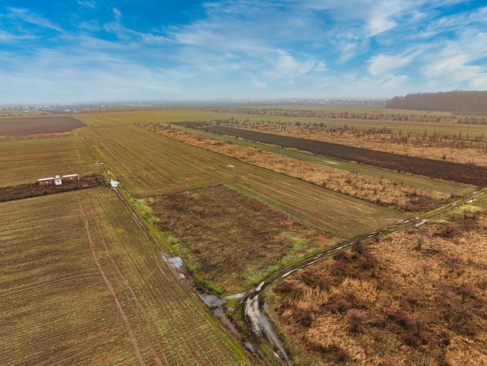 Teren intravilan 5040 mp, deschidere dubla - Poză 4