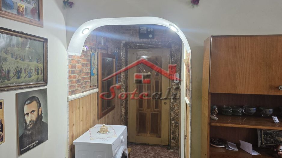 Apartament 2 camere etaj 1/4 Campina zona semicentrala - Poză 2