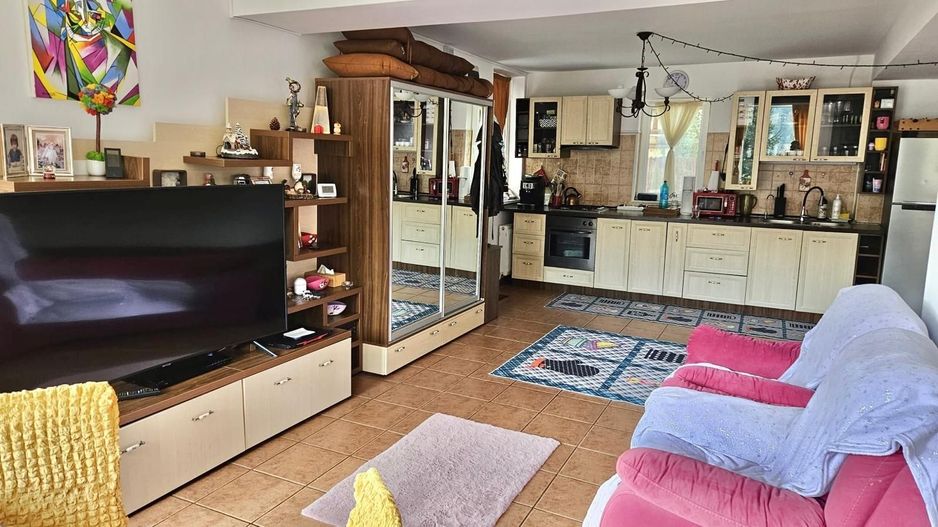 Casa de vacanta la liziera padurii cu vedere libera catre muntii Bucegi - Poză 7