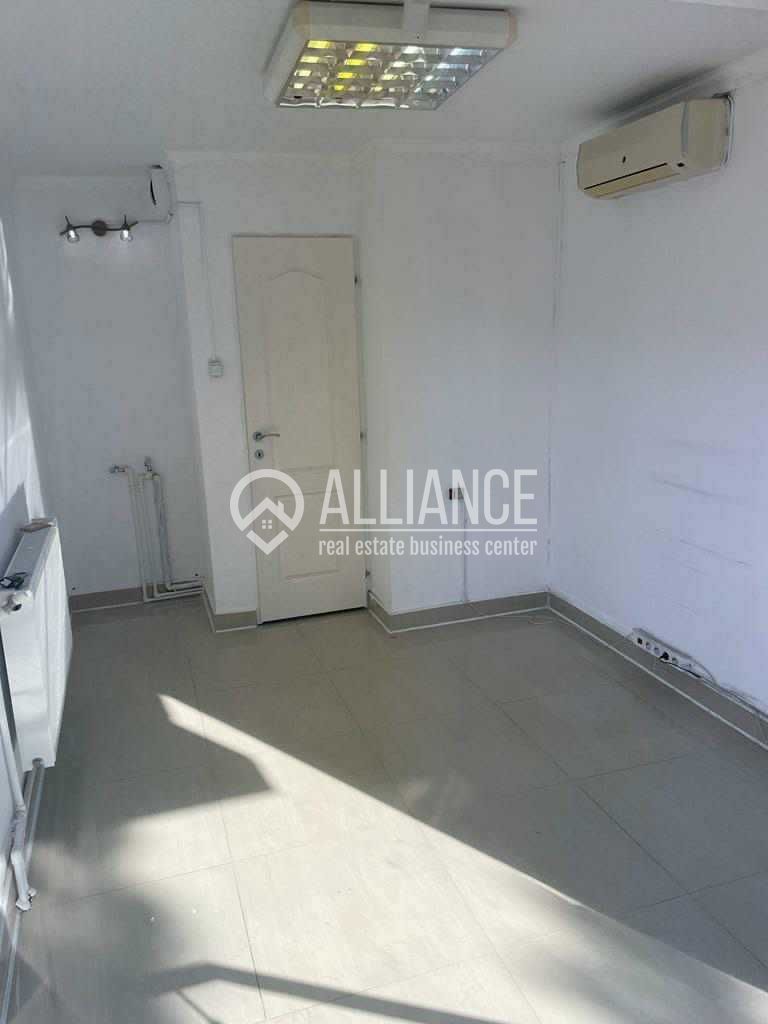 TROCADERO(cod04)-Spatiu birouri sau comercial -vad vitrina stradala - Poză 1