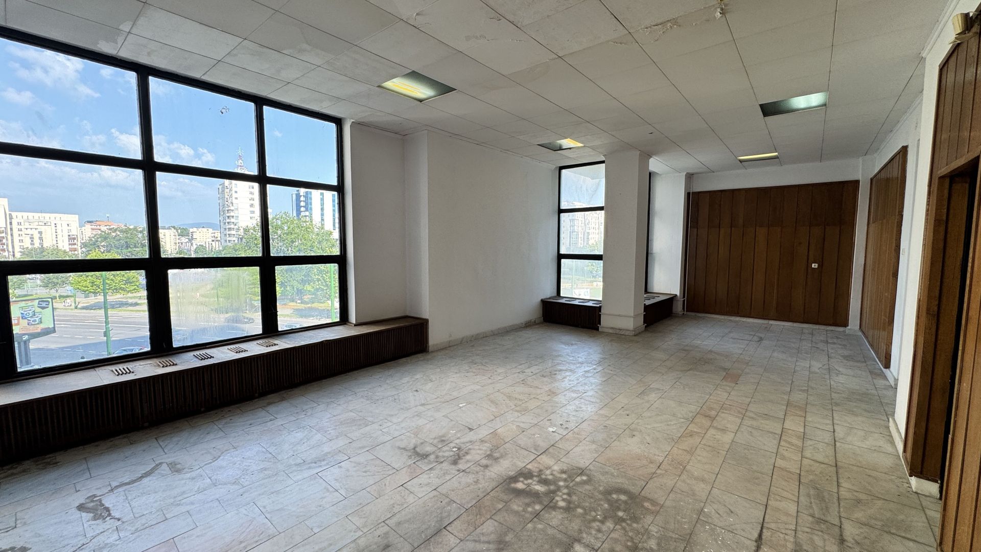 Spațiu comercial 493 mp utili | Locație centrală | Vizibilitate excelentă | - Poză 22