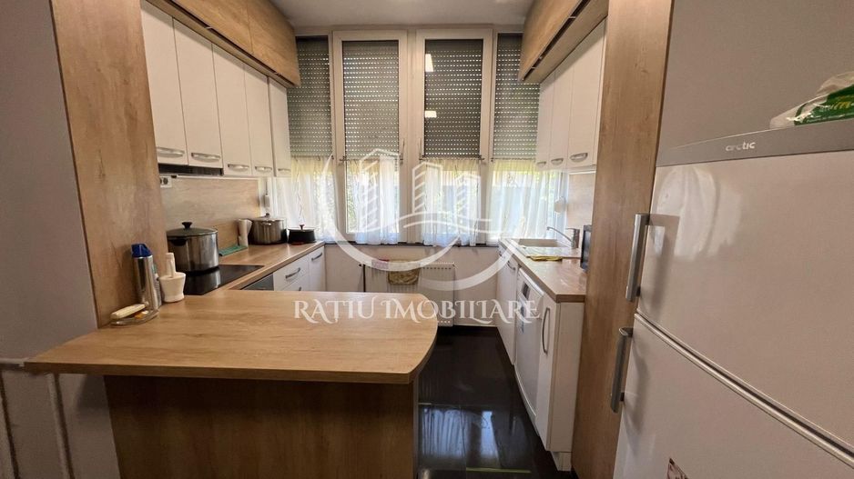 Apartament cu 4 camere | Zona Centrala | General Magheru | Oradea - Poză 14