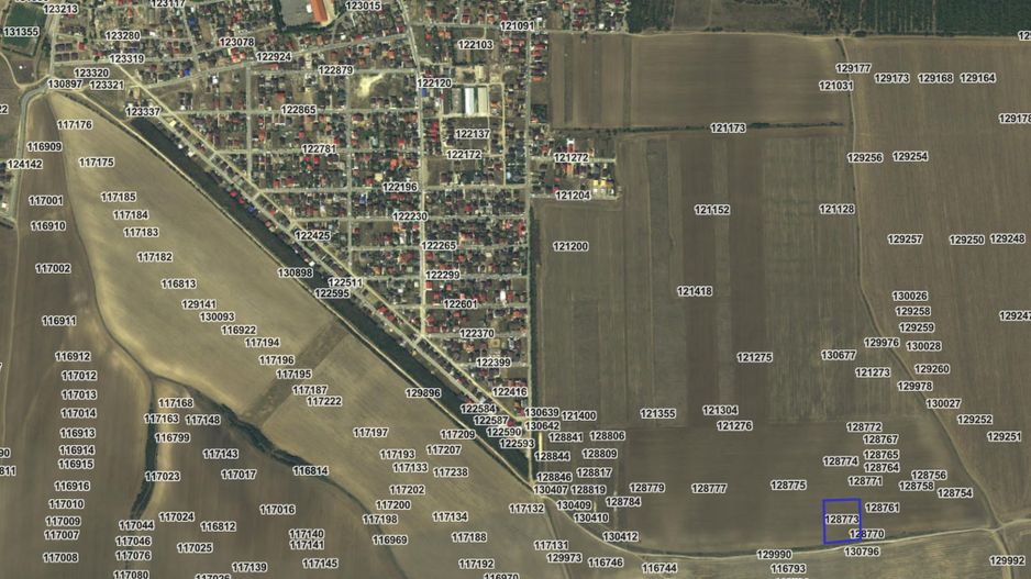 Teren intravilan Valu lui Traian 8500mp D=86ml sau schimb cu casa - Poză 4