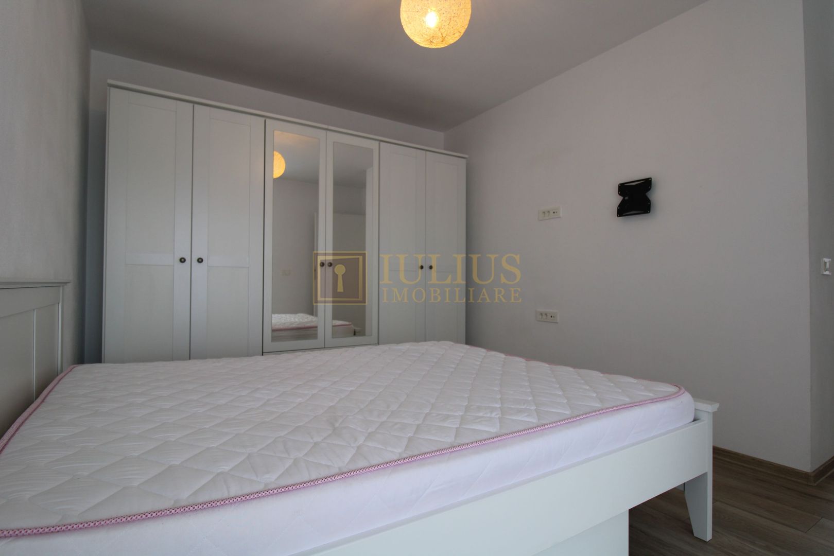 Apartament 2 camere, 3 balcoane, loc de parcare, centrala proprie, Dumbravita - Poză 9
