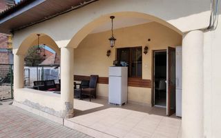 Casa individuala 7 camere Centru - Poză 2