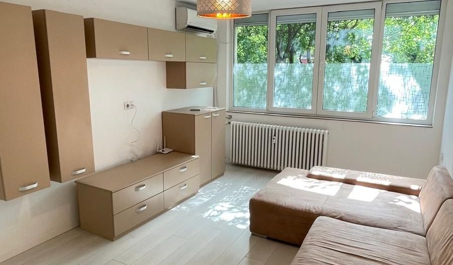 APARTAMENT  SPATIOS  ZONA  KISELEFF - Poză 1