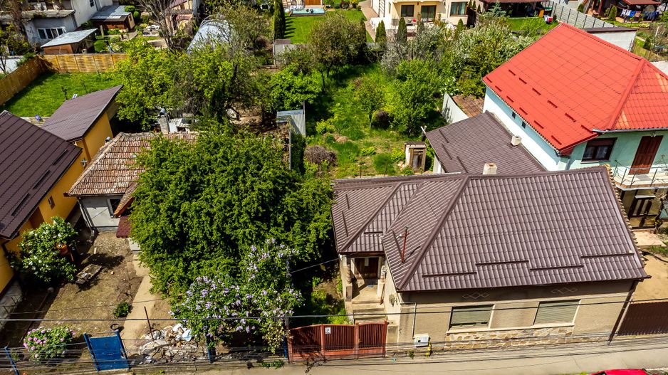 Teren spațios cu casă veche in Vlaicu - Poză 1