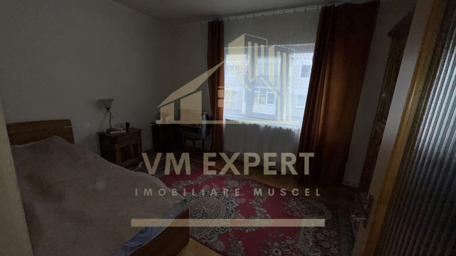 APARTAMENT 2 CAMERE ETAJ 2 CAMPULUNG VIȘOI - Poză 4