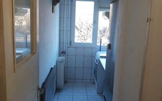 Apartament 2 camere Craiovita Noua Etaj 1 - Poză 2