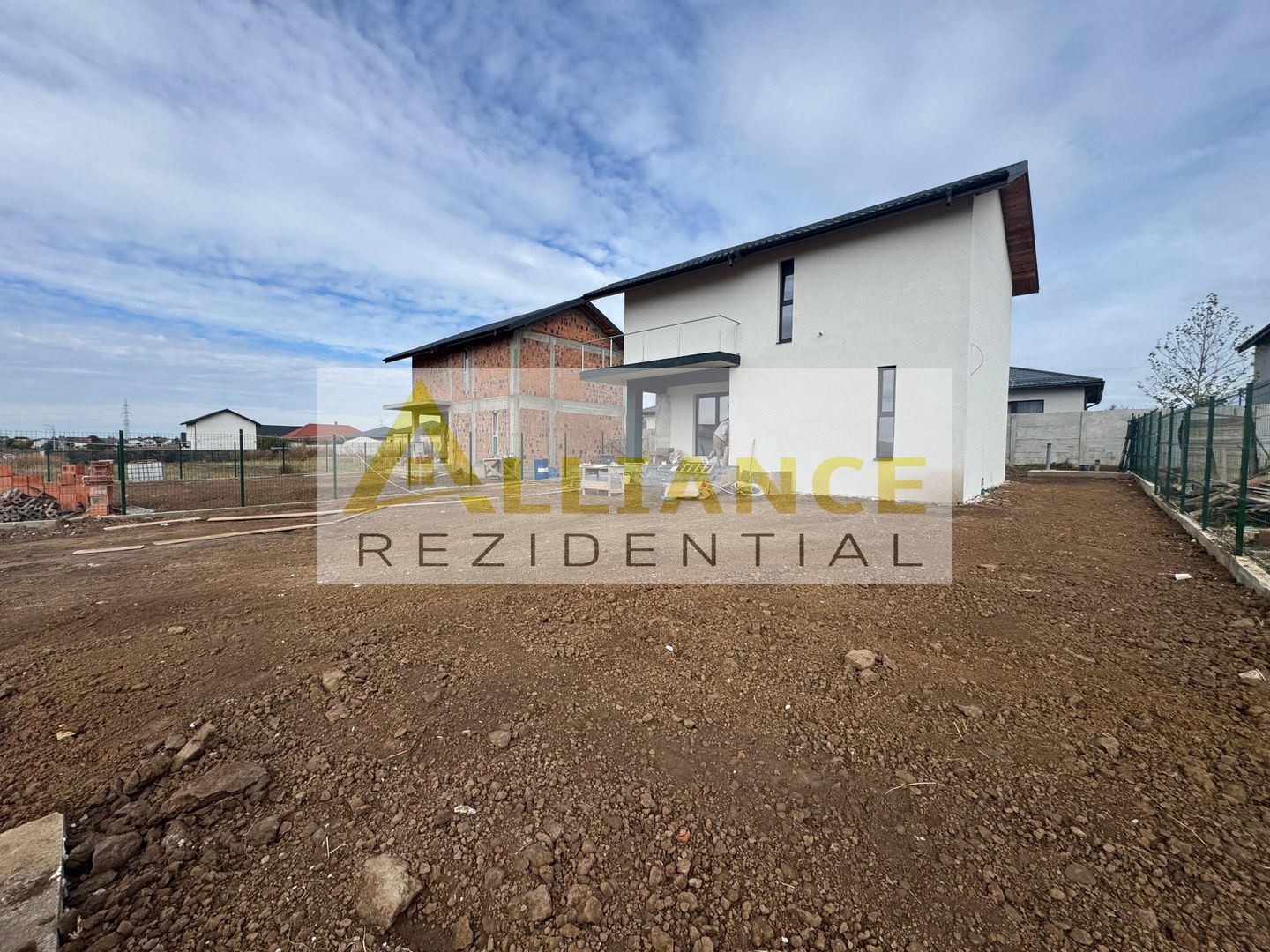 Casa Individuala - 4 camere - 2 bai - 320mp teren - Poză 3