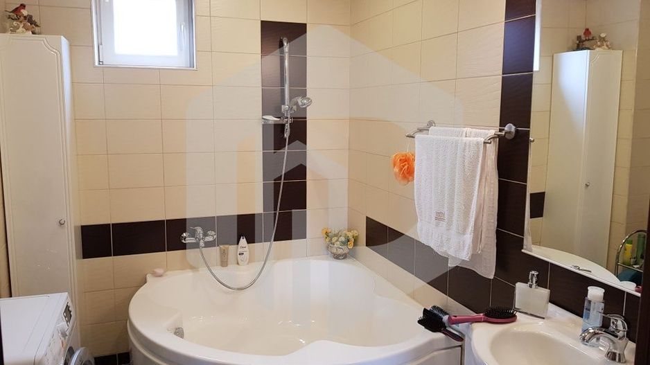 Casa individuala - 146mpu - Gara Mica - 2 Corpuri - Garaj - Curte - Poză 2