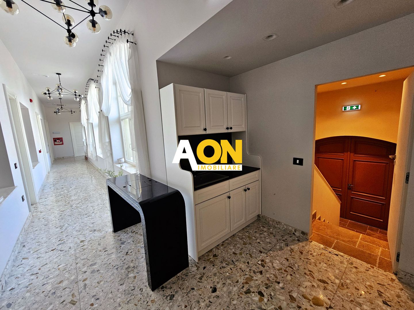 Clădire istorică ultracentrală, PUB + 13 birouri, S+P+M, renovată 2024 - Poză 8