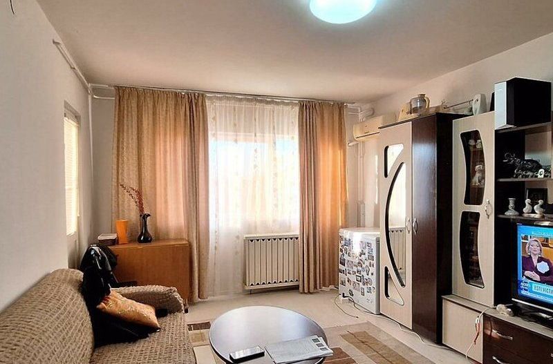 Apartament 3 camere decomandat 2 bai Bloc 1986 Apusului-str. Alesd - Poză 2