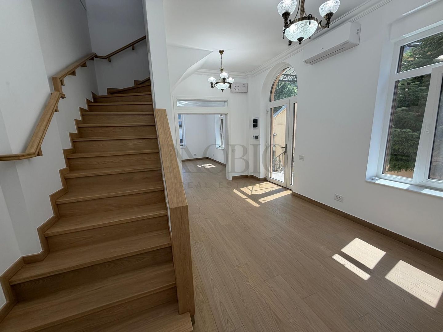 Casa/Vila 5 camere | Prima închiriere | 120 mp2 | Piața Victoriei - Poză 2