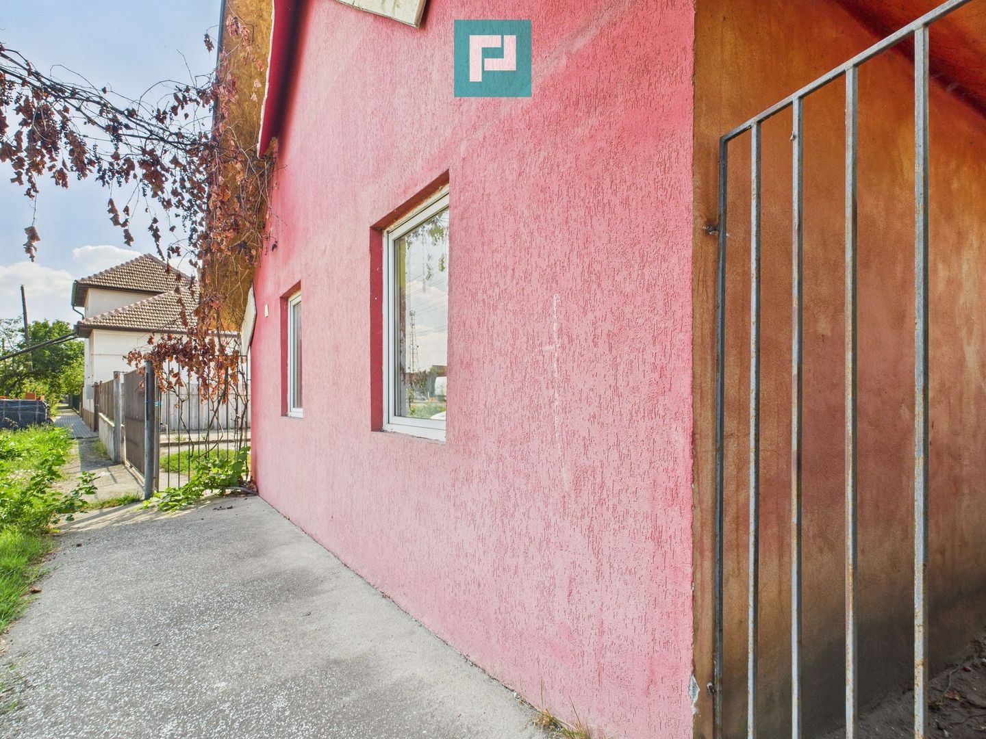 Casă/spațiu comercial pe DN79 în Zimandu Nou - Poză 13