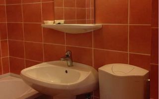 Garsonieră de închiriat în vila zona UMF / Hasdeu - Poză 4