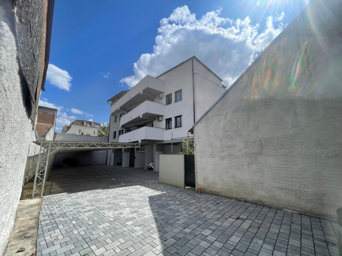 Oază urbană lângă Parcul Brătianu–apartament modern cu terasă spațiosa - Poză 11