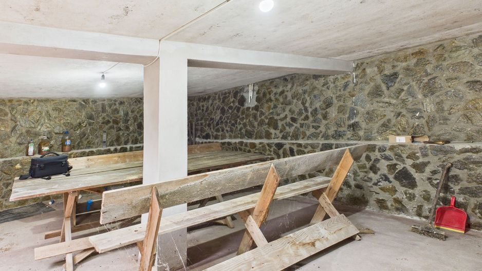 Teren 977 mp cu fundație și pivniță finalizată - Poză 7