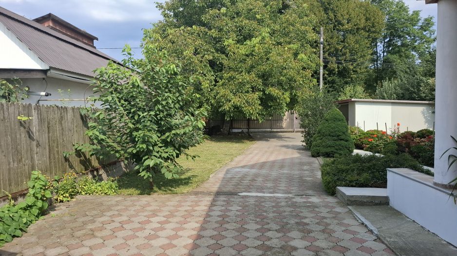Casă individuală | 160 mp utili | 560 mp teren | Vizavi de intrarea în - Poză 13