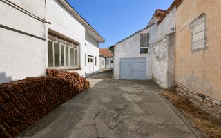 Casă din cărămidă, 6 camere, zona Pârneava, str. Eftimie Murgu - Poză 4