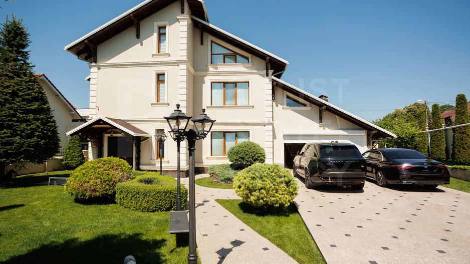 Vânzare, casă, 3 nivele, str. Sfintul Pavel, Codru - Poză 1