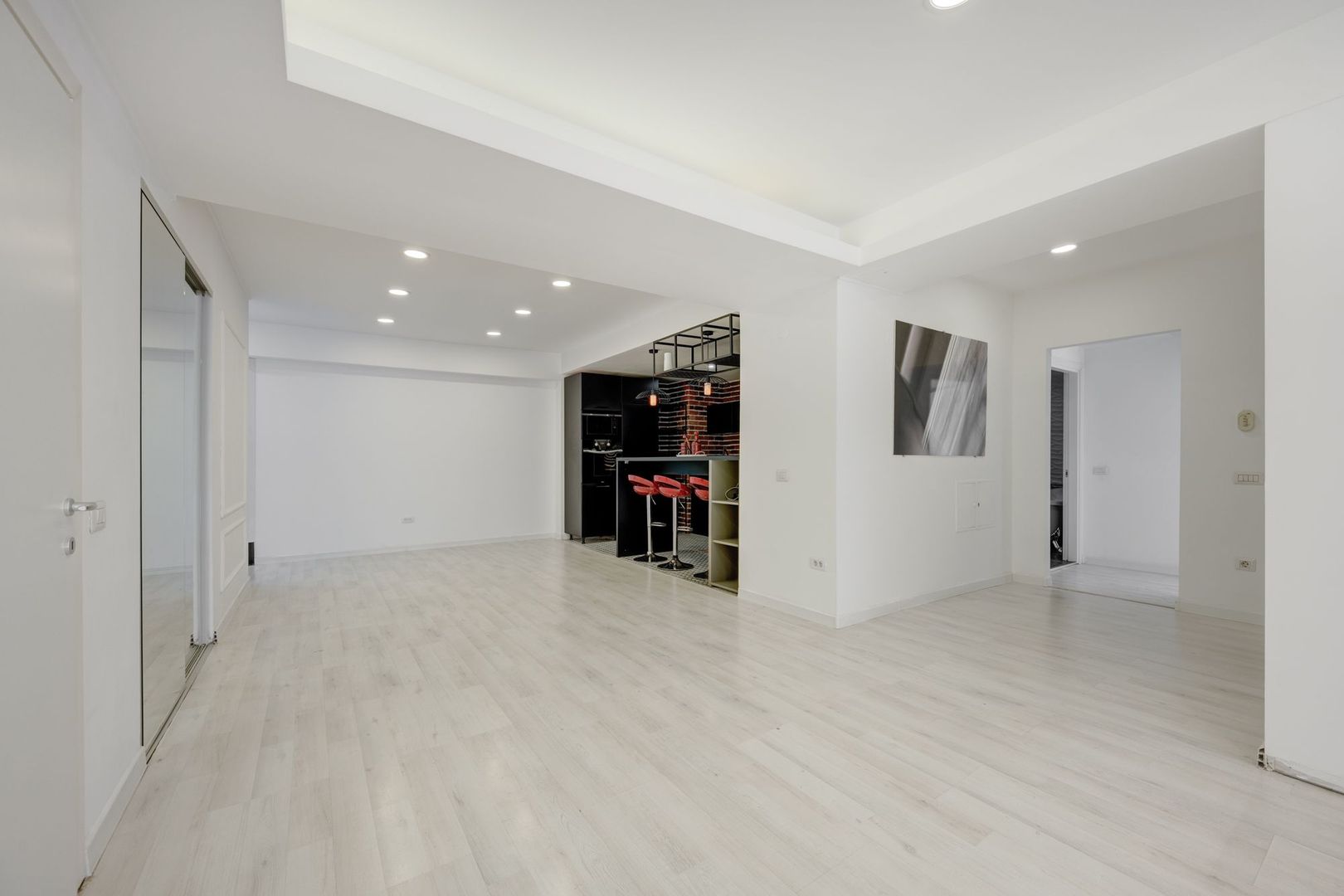 Apartament 3 camere superb si curte proprie Parc Herastrau - Poză 5