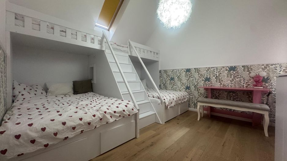 Pensiune deosebită în Bran || priveliște panoramică, facilitati premium - Poză 10
